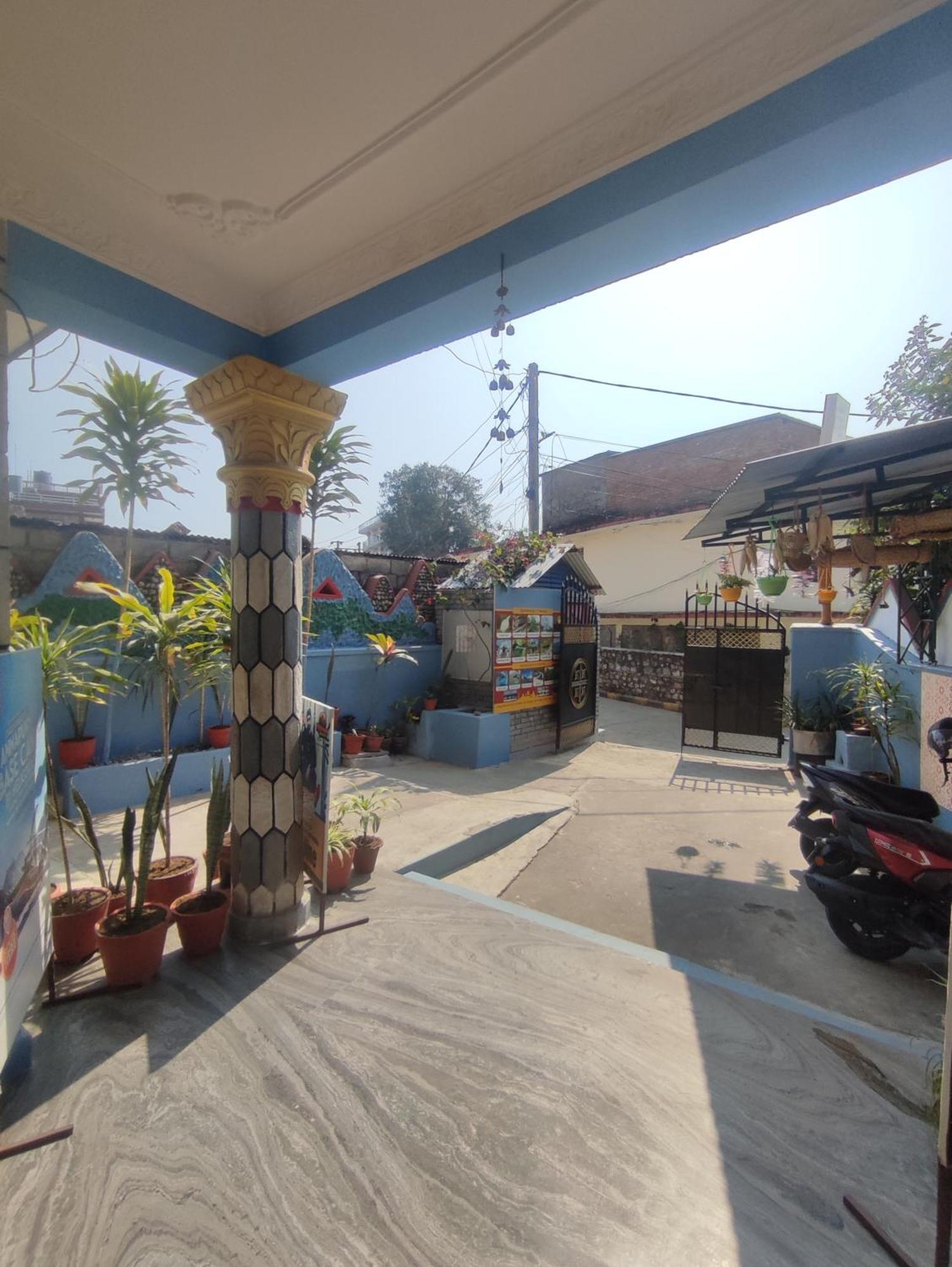 Krishna Inn Pokhara Esterno foto