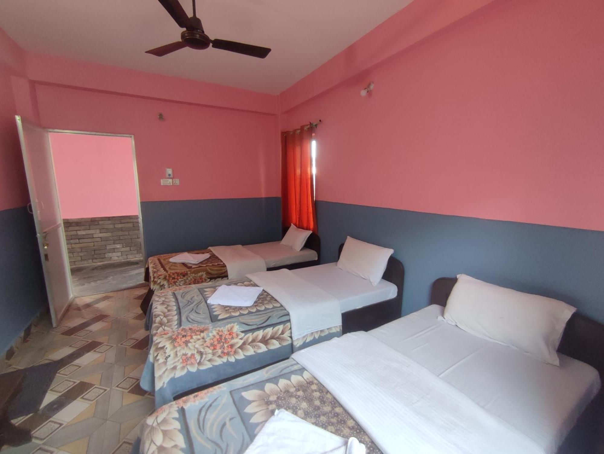 Krishna Inn Pokhara Esterno foto