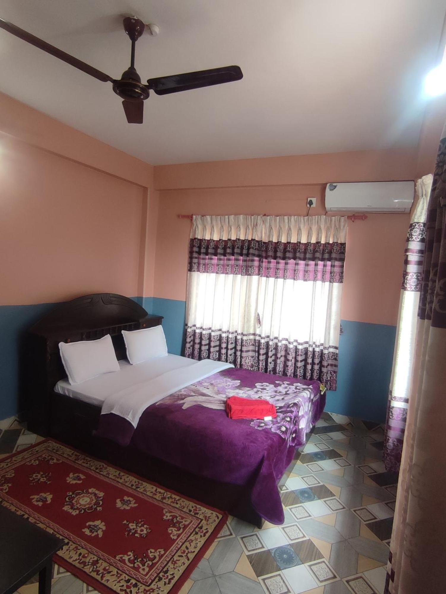 Krishna Inn Pokhara Esterno foto