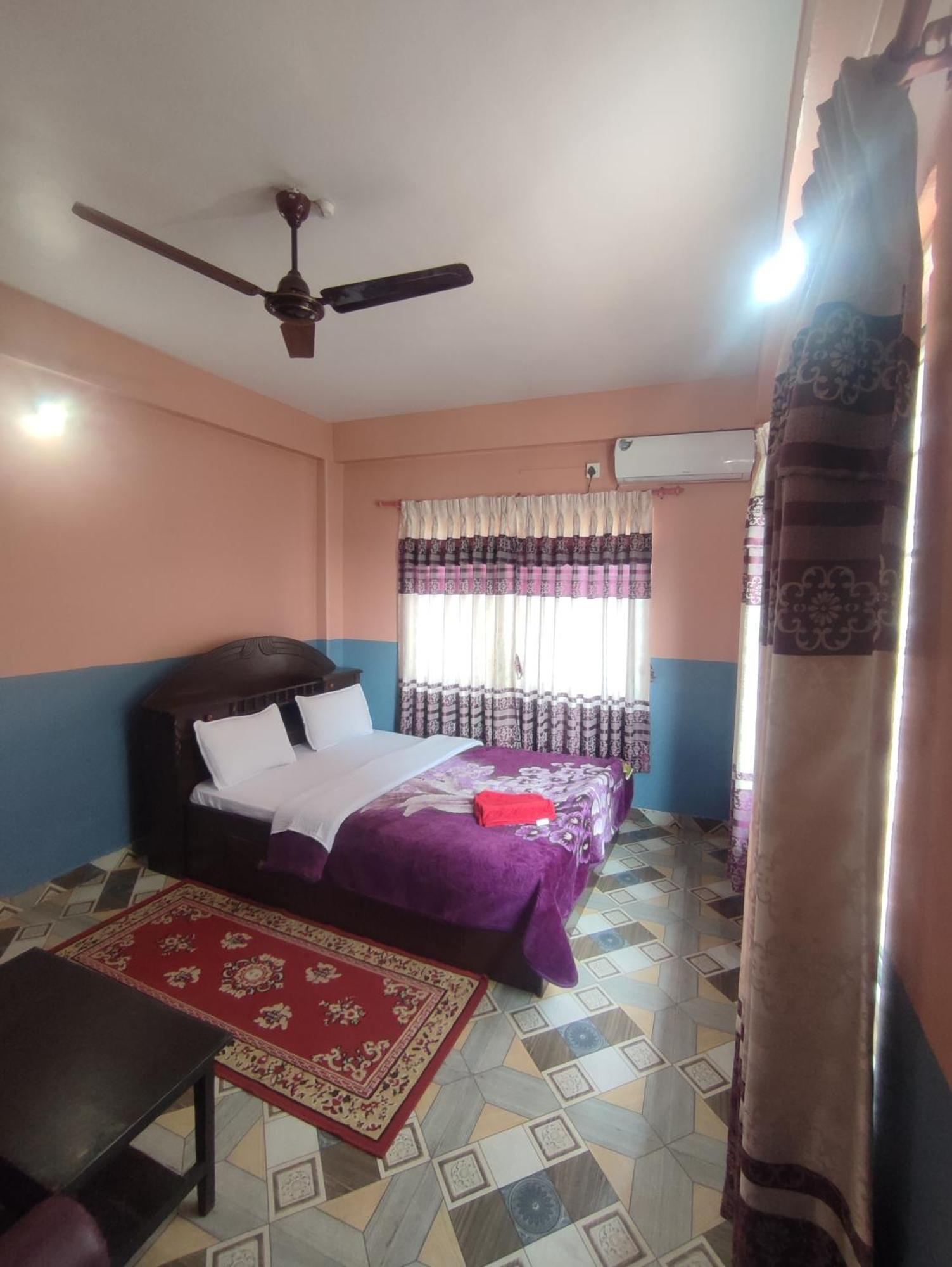 Krishna Inn Pokhara Esterno foto
