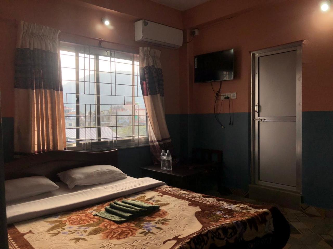 Krishna Inn Pokhara Esterno foto