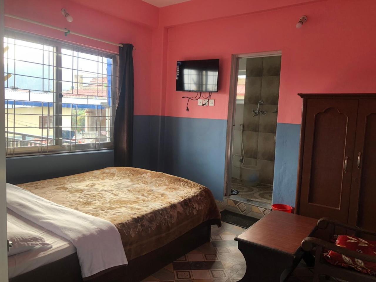 Krishna Inn Pokhara Esterno foto