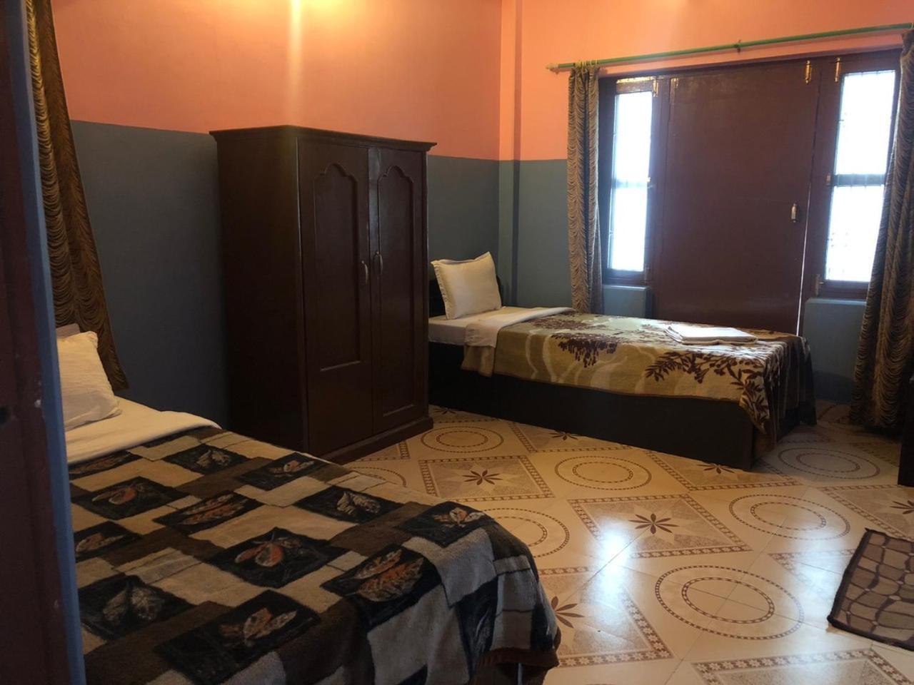 Krishna Inn Pokhara Esterno foto