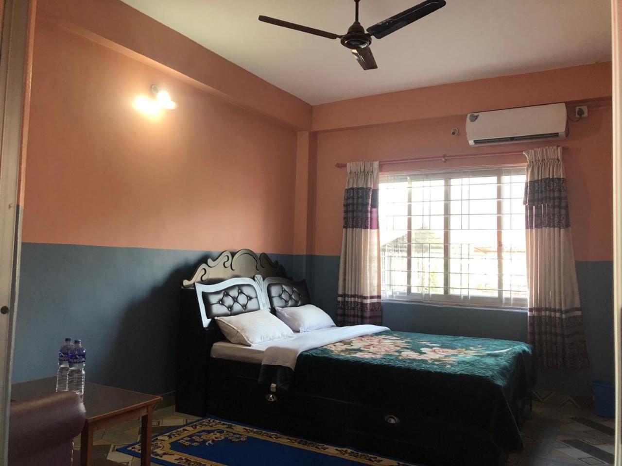 Krishna Inn Pokhara Esterno foto