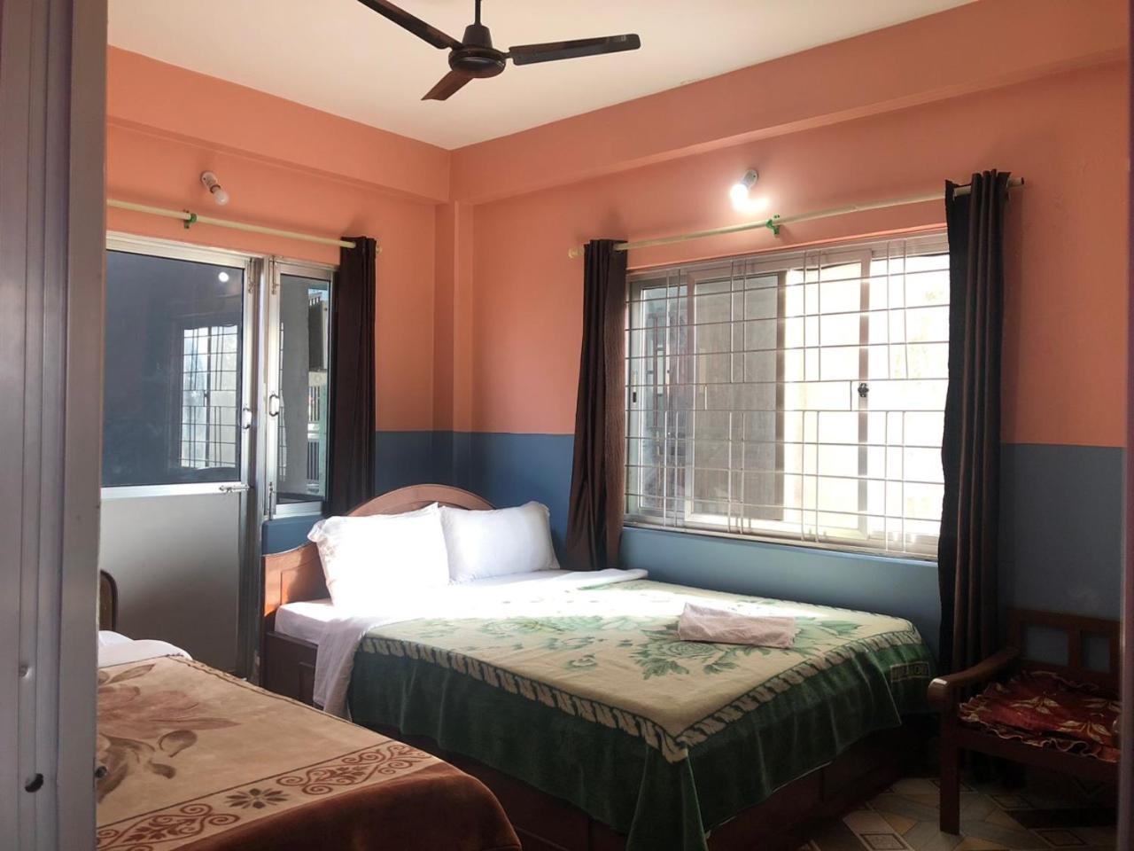 Krishna Inn Pokhara Esterno foto