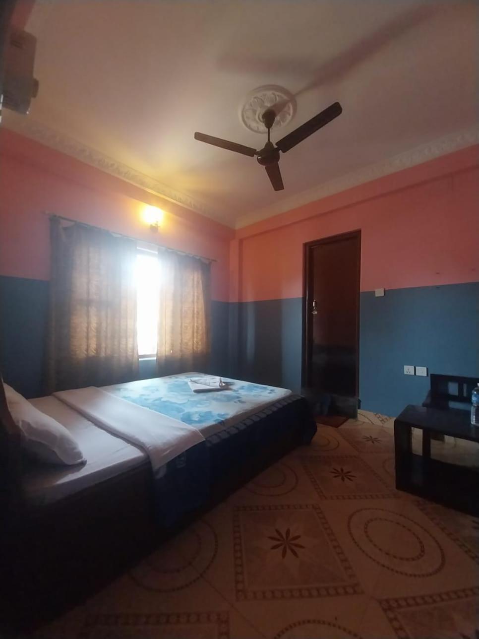 Krishna Inn Pokhara Esterno foto